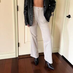 In great condition
Size 25/ US 0